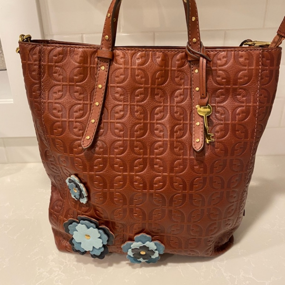 Fossil tote bag